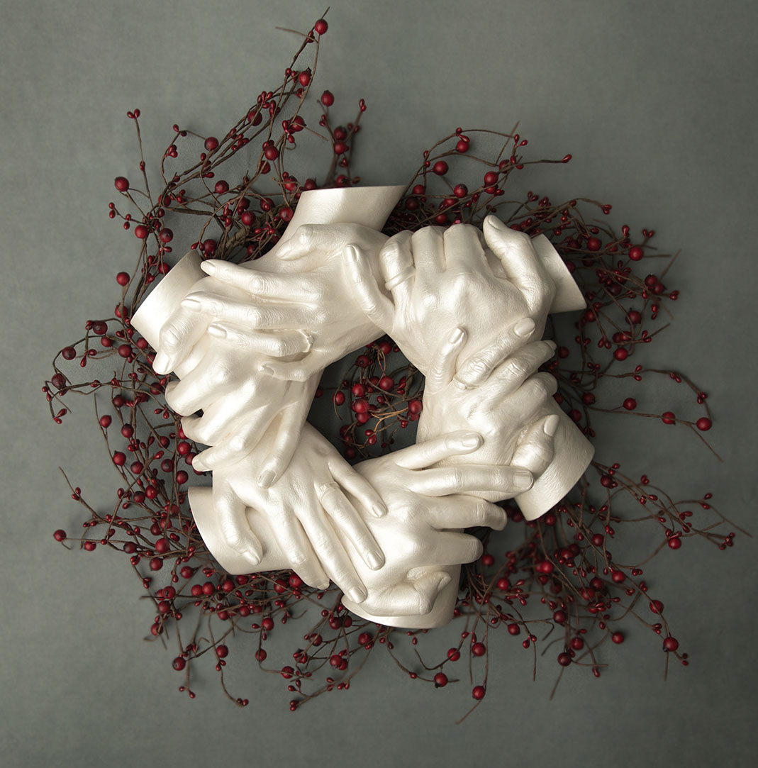 Wreath on red berries2